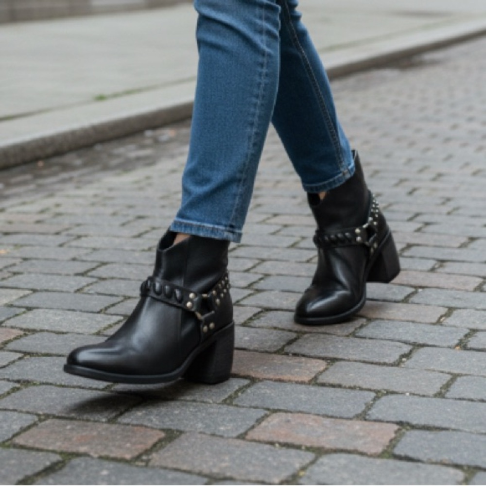 A. S.98 Rory Studded Harness Ankle Boots Black Leather Women’s 41 EU 9.5 US - Picture 5 of 16